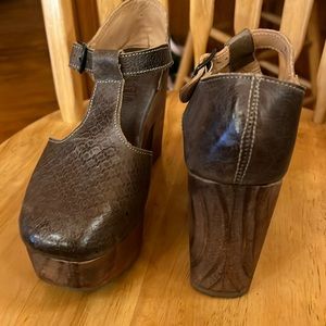 Bedstu T-strap heel